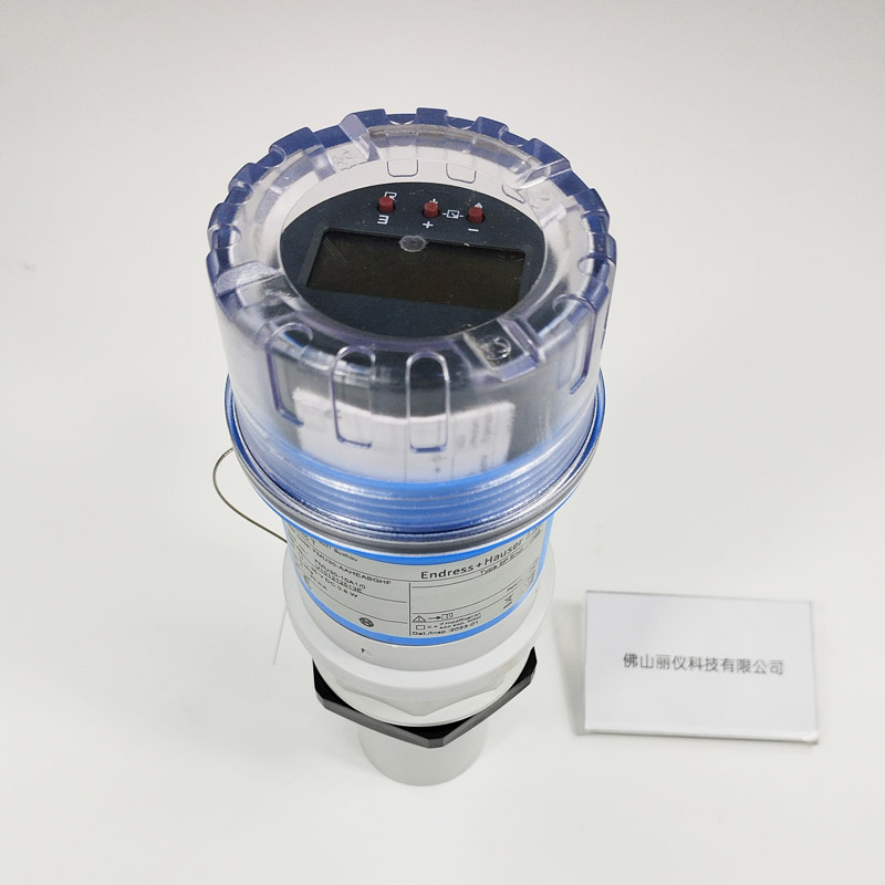 E+H FMU30 ultrasonic level meter LCD display and operation interface close-up