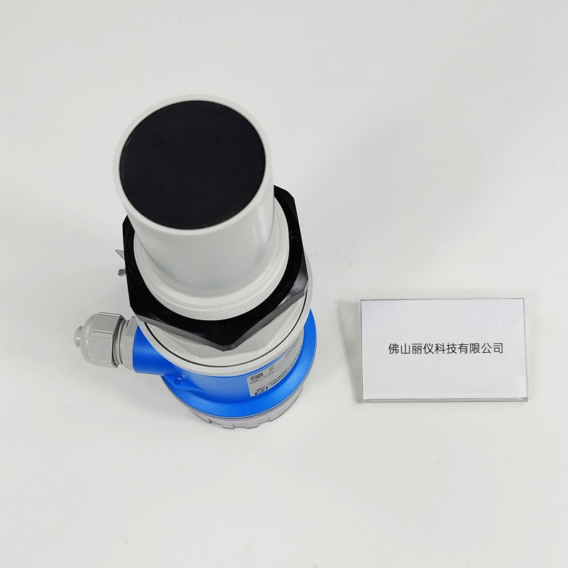 E+H FMU30-AAHEABGHF ultrasonic sensor and transducer close-up for level measurement