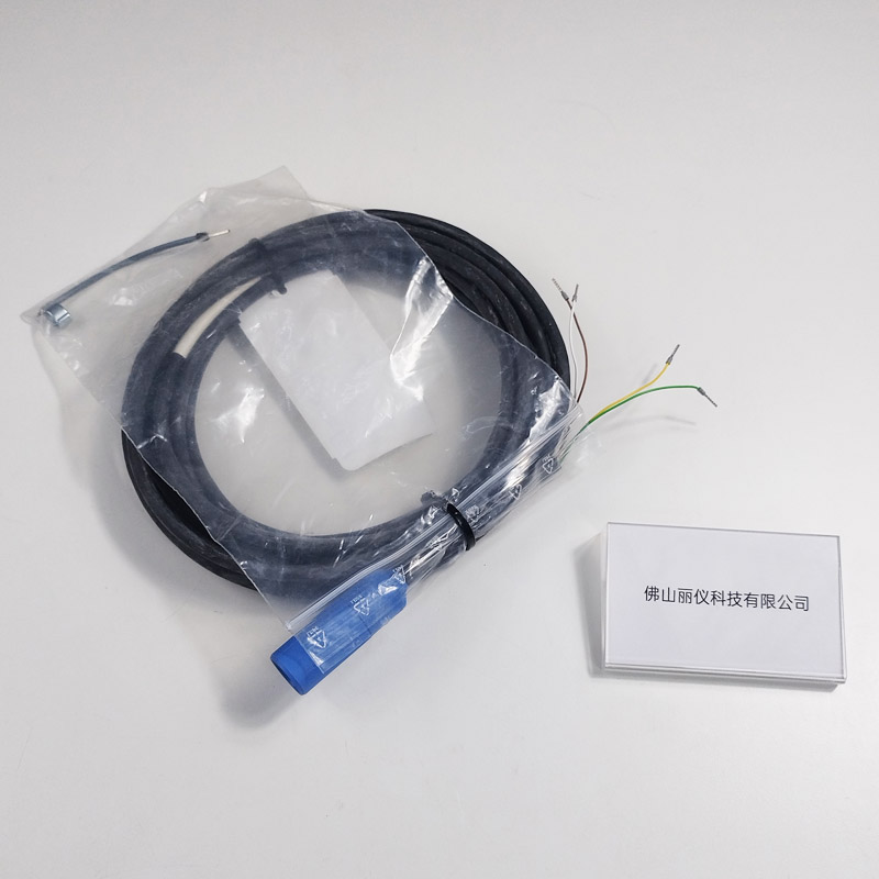 E+H CYK10 数字电缆 背面接头特写