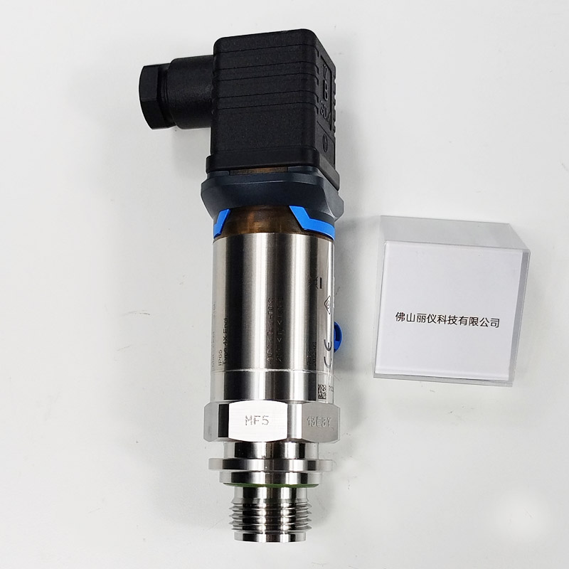 E+H PMP11 压力变送器 经济型金属传感器 整体实拍